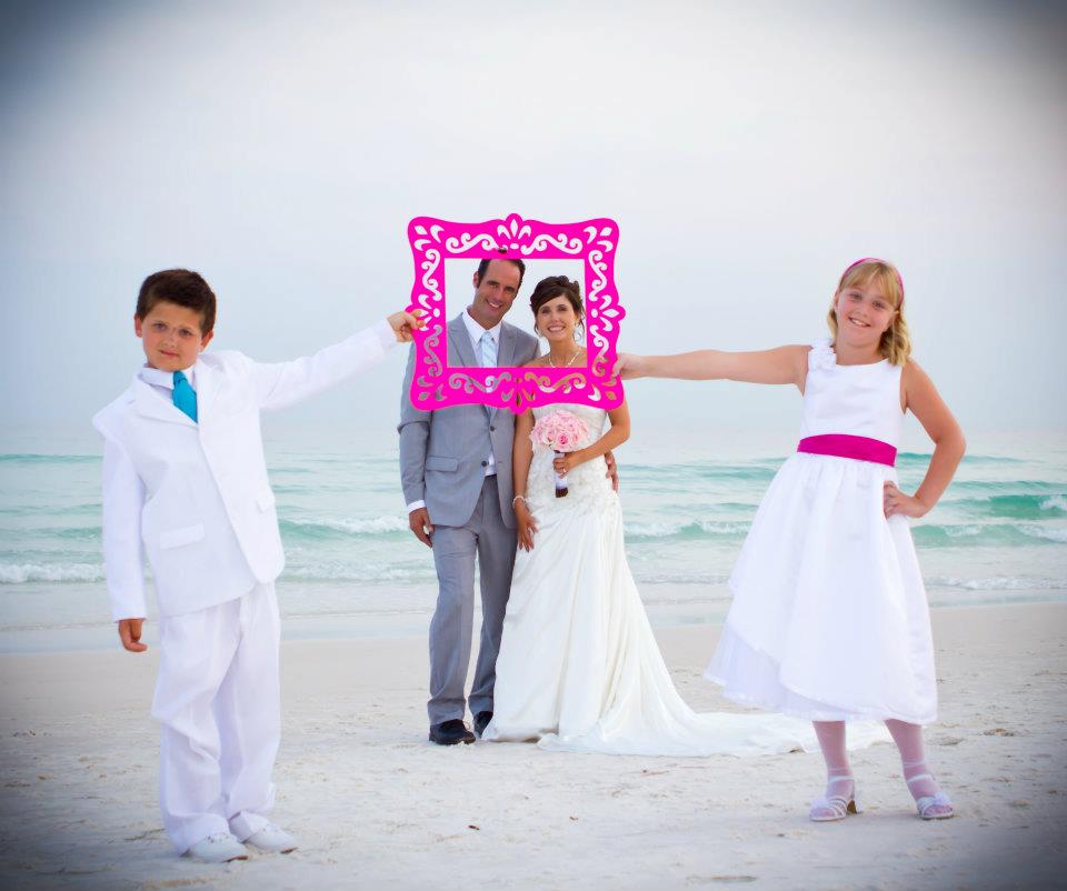 beach wedding phot props