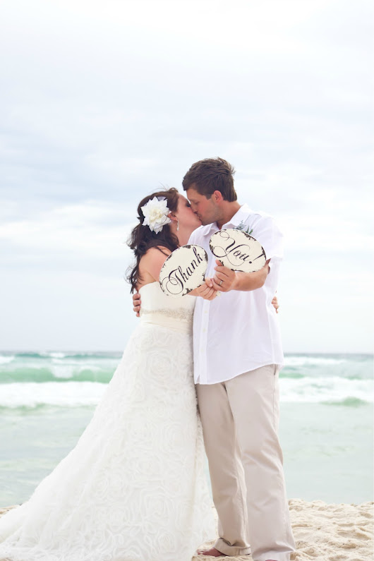 mr and mrs sign beach wedding